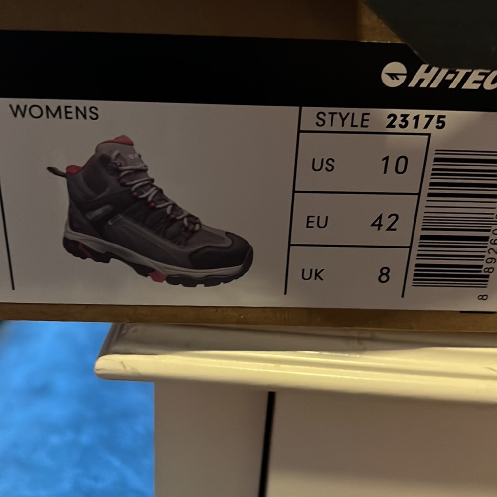 Brand new boots - Picture 4 of 5